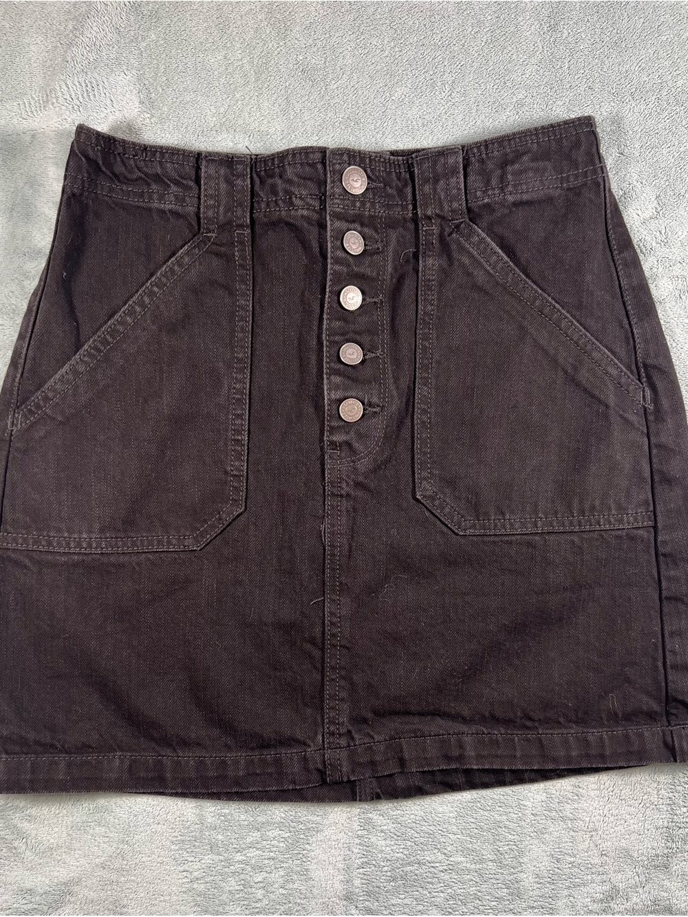 Hollister Ultra High Rise Black Button Front Denim Mini Skirt Women’s Size 5 - Picture 2 of 9